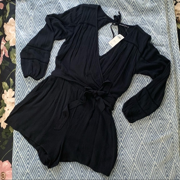 Abercrombie & Fitch Pants - Abercrombie Open-Back Romper 🙌🏼